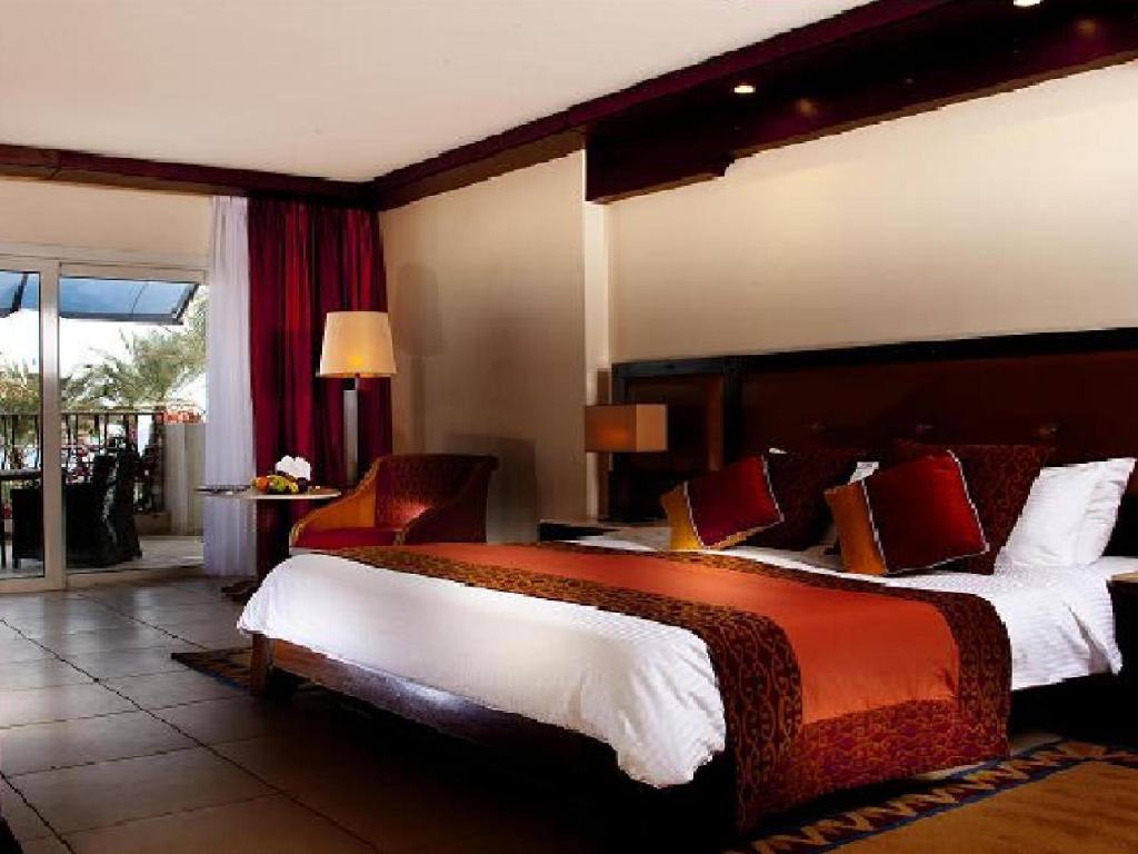 Grand Rotana Premium