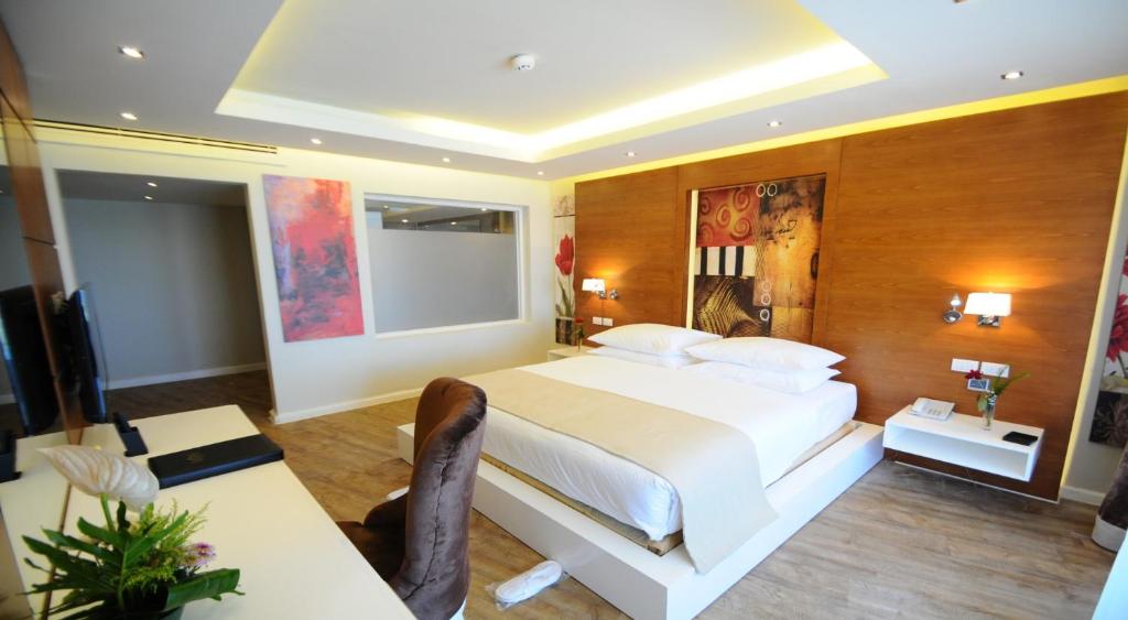Sunrise Montemare Suite 2