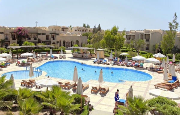 ثرى كورنرز ريحانا ان الجونة